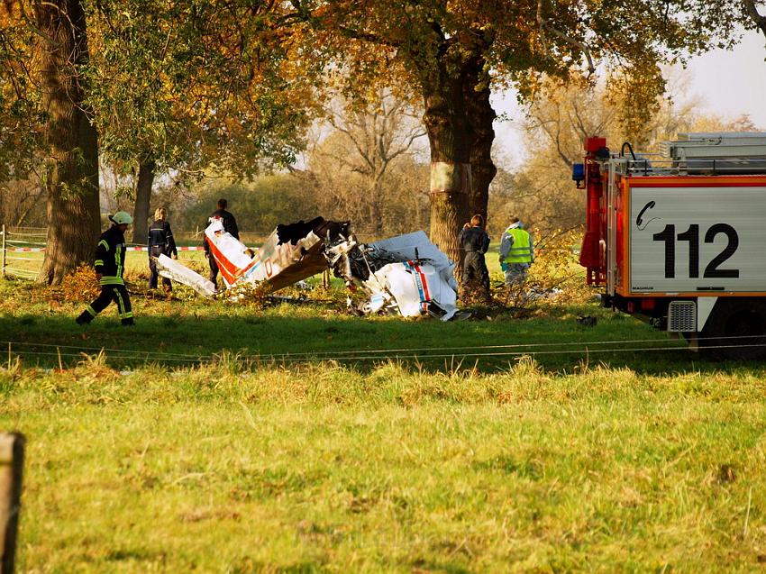 Kleinflugzeug abgestuerzt Sankt Augustin Meindorf P055.JPG